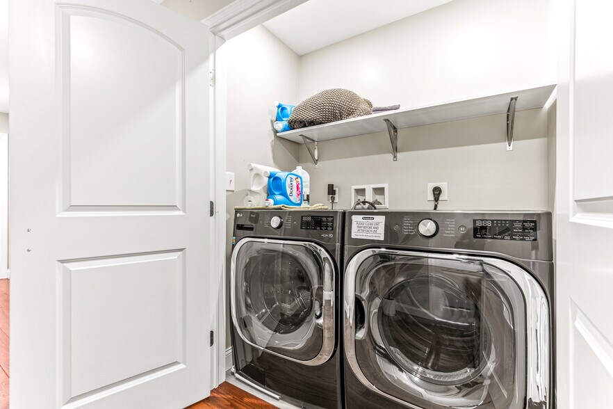 More Photos Of 83 King Rd, Chichester Apartments For Sale