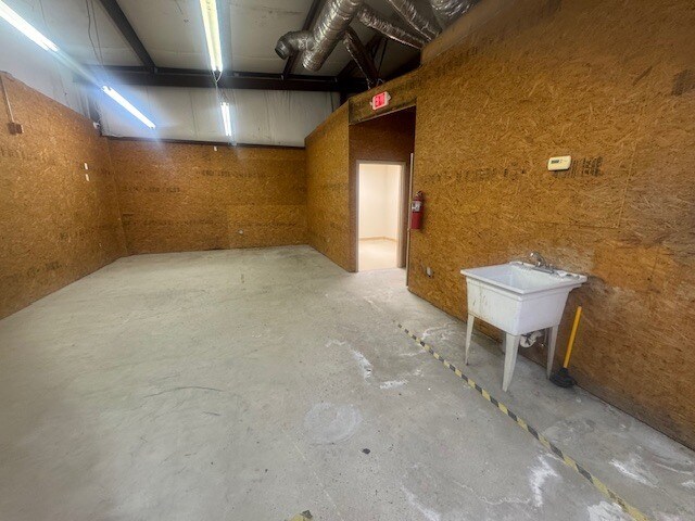 More Photos Of 1041 Highway 280/431 Byp, Phenix City Light Distribution For Lease