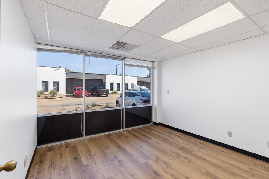 More Photos Of 15330 Lyndon B Johnson Fwy, Mesquite Unknown For Lease