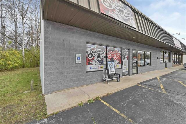 More Photos Of 340-348 N Military Ave, Green Bay Freestanding For Sale