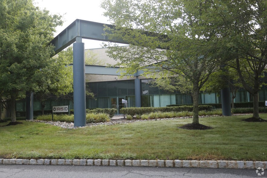 More Photos Of 8 Clarke Dr, Cranbury Research And Development For Lease