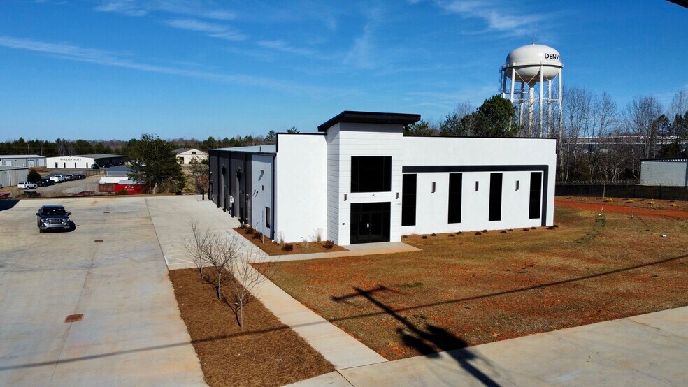 More Photos Of 4164-4168 N NC 16 Business Hwy, Denver Warehouse For Sale