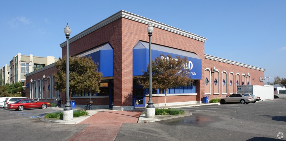 Primary Photo Of 111 N Main St, Santa Ana Freestanding For Lease