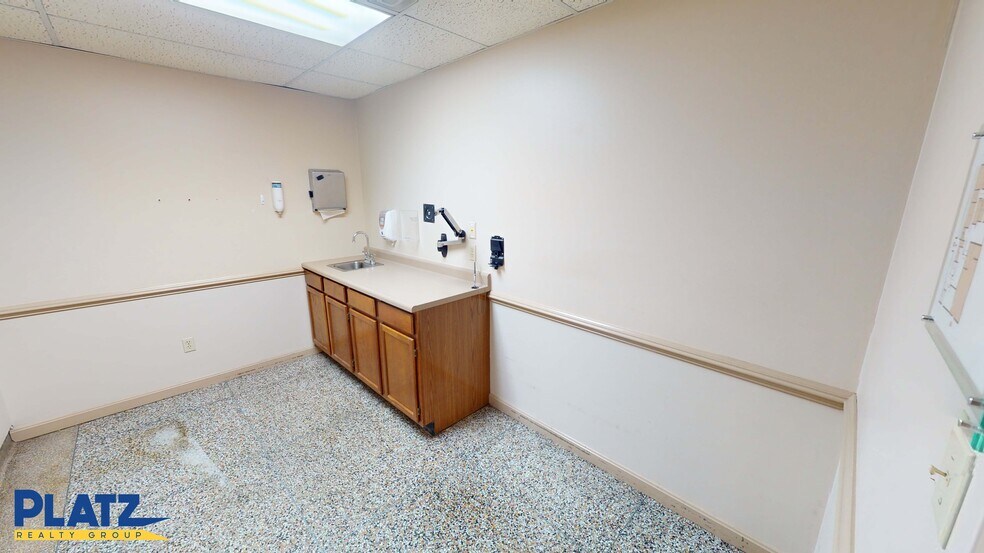 More Photos Of 1340 Belmont Ave, Youngstown Medical For Lease
