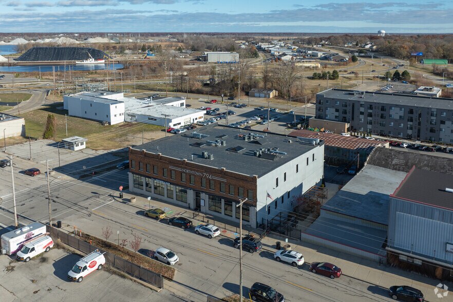 More Photos Of 794 Pine St, Muskegon Coworking Space