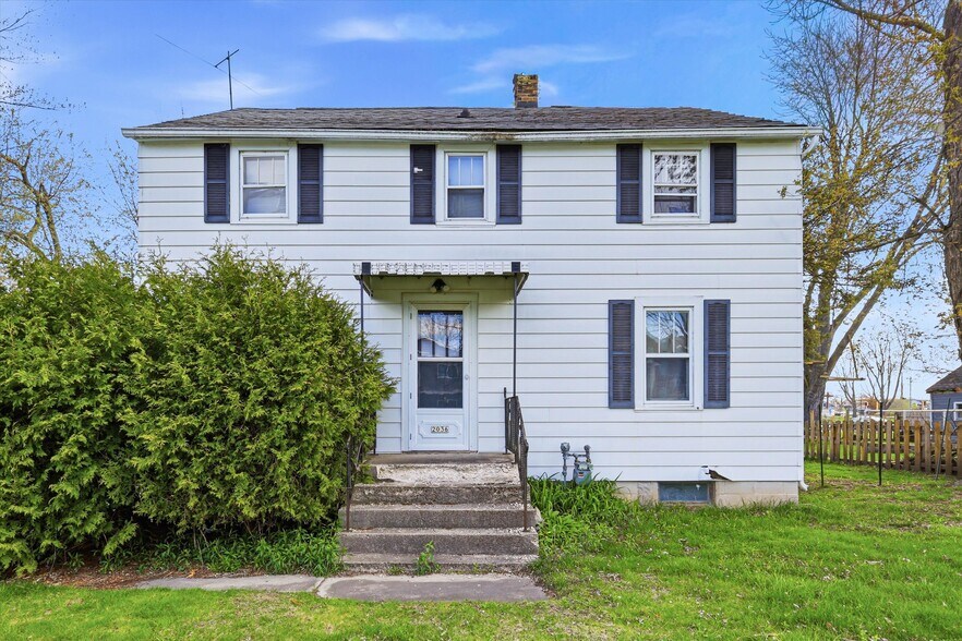 More Photos Of 2107 Velp Ave, Green Bay Freestanding For Sale