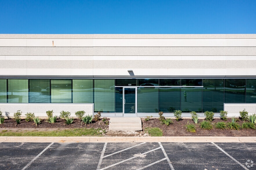 More Photos Of 2400 Ogden Ave, Lisle Office For Lease
