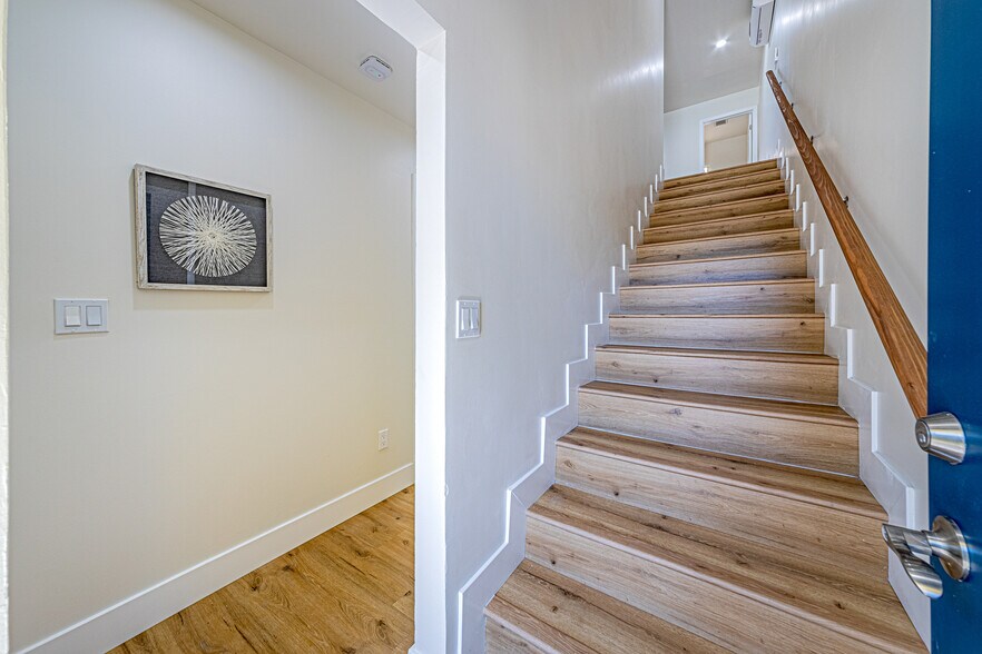 More Photos Of 5633 La Mirada Ave, Los Angeles Apartments For Sale
