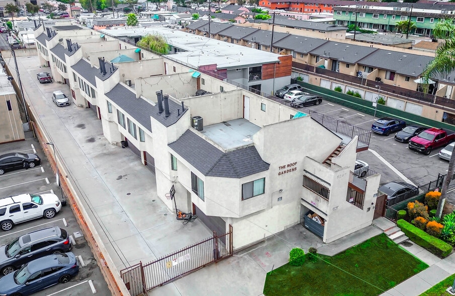 Primary Photo Of 9248 Palm St, Bellflower Apartments For Sale