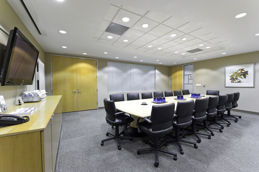 More Photos Of 888 3rd St SW, Calgary Coworking Space