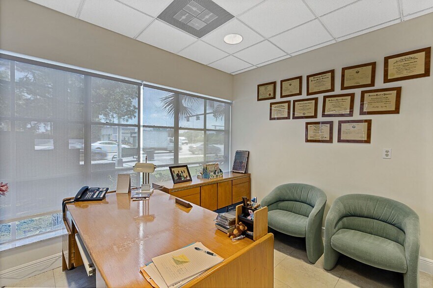 More Photos Of 100 E Commercial Blvd, Fort Lauderdale Storefront Retail Office For Lease
