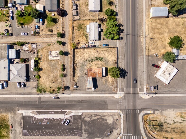 More Photos Of 404 South St, Mabton Service Station For Sale