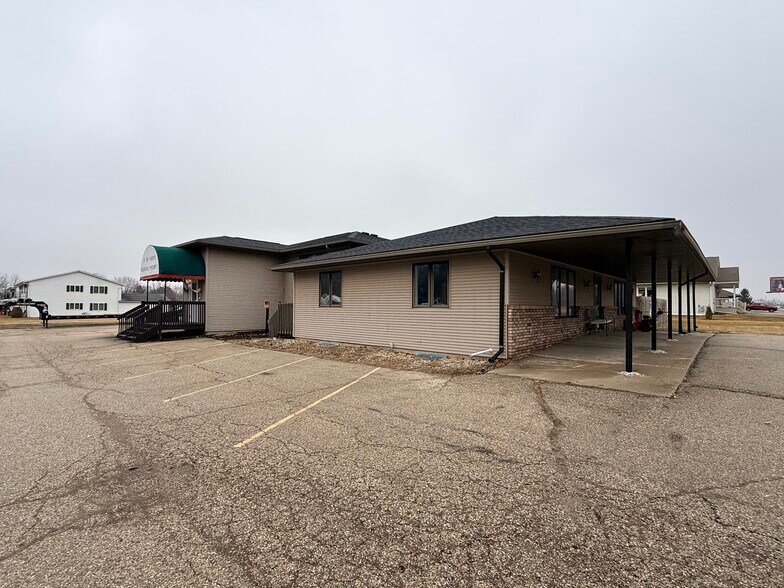 More Photos Of 11 Karl Ave, Belleville Daycare Center For Lease