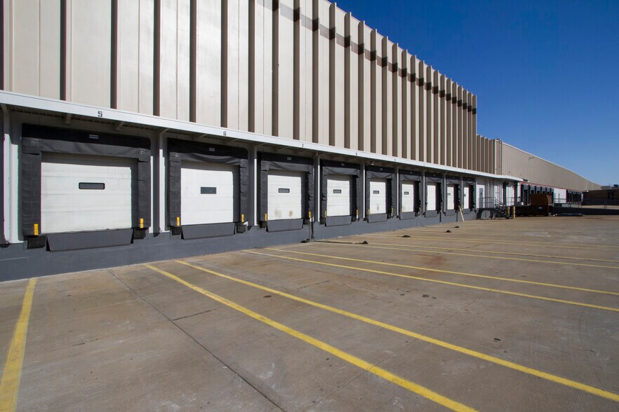 More Photos Of 5300 Kansas Ave, Kansas City Distribution For Lease
