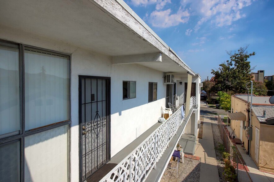 More Photos Of 1055 Grover Ave, Glendale Apartments For Sale