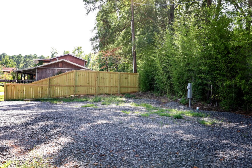 More Photos Of 505 Bub Hayner Rd, Karnack Apartments For Sale