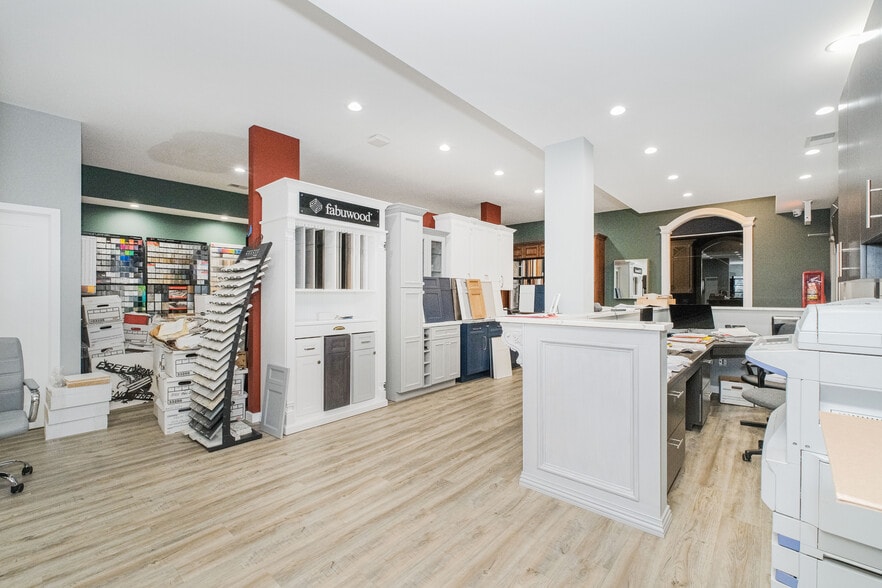 More Photos Of 1944-1952 Richmond Terrace, Staten Island Showroom For Lease