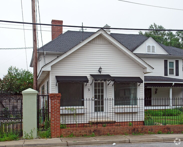 More Photos Of 3 Cateechee Ave, Greenville Freestanding For Lease