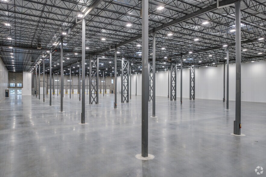 More Photos Of 102-7555 Beedie Way, Delta Warehouse For Lease