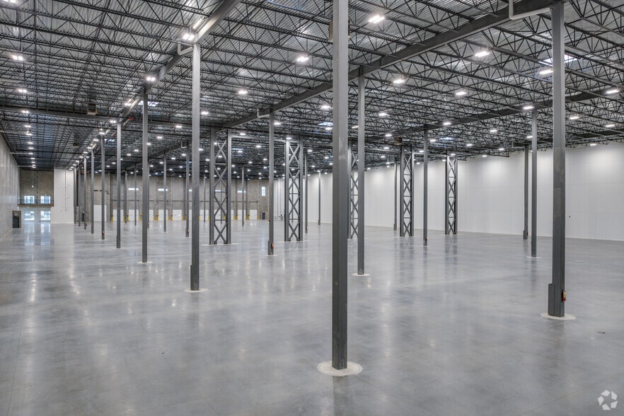 More Photos Of 102-7555 Beedie Way, Delta Warehouse For Lease