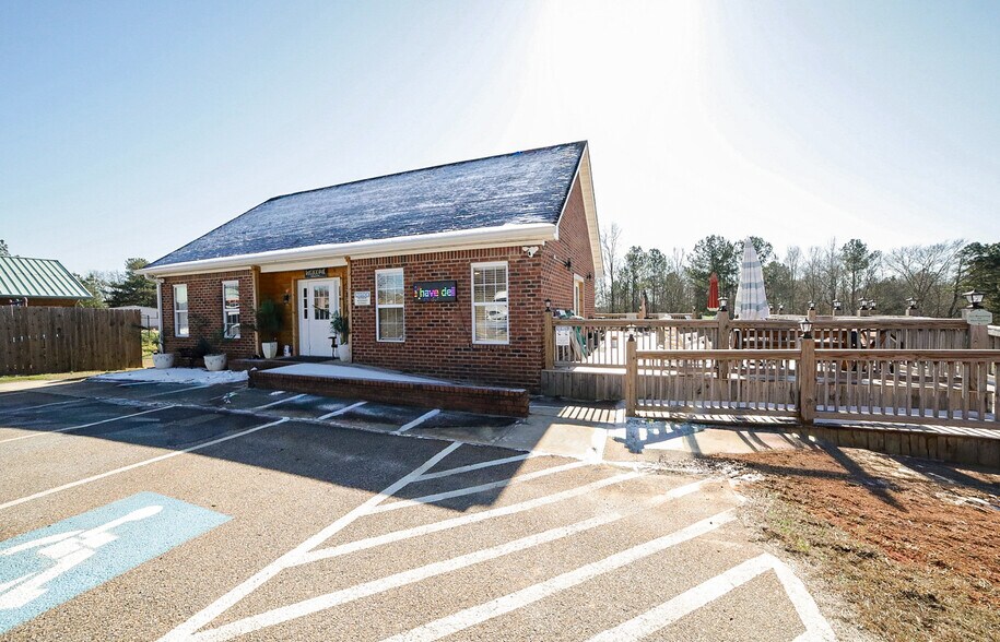 More Photos Of 9 Callaway Dr, Crawford Restaurant For Sale