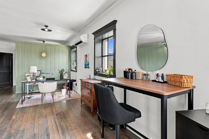 More Photos Of 204 S Broadway, Salisbury Specialty For Sale