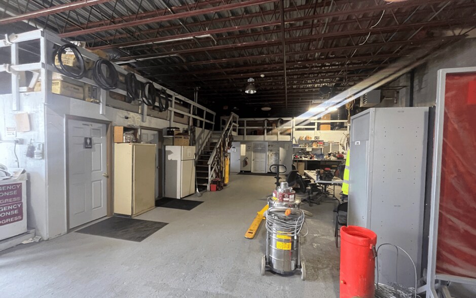 More Photos Of 6844 Kingsessing Ave, Philadelphia Warehouse For Sale