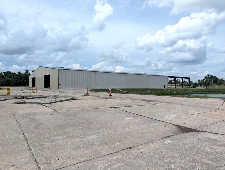 More Photos Of 1509 S Byron Butler Pky, Perry Manufacturing For Sale