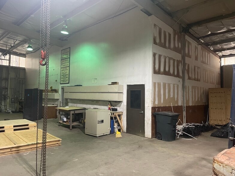 More Photos Of 6901 W Okmulgee Ln, Muskogee Warehouse For Sale