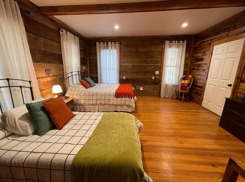 More Photos Of 1241 Post Oak Point Rd, New Ulm Specialty For Sale