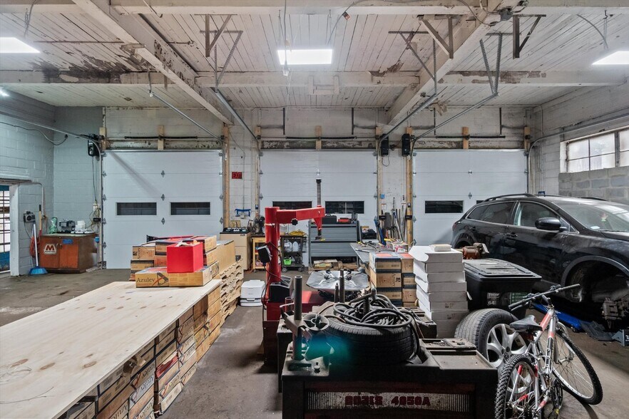 More Photos Of 1750 E State Fair, Highland Park Auto Repair For Lease