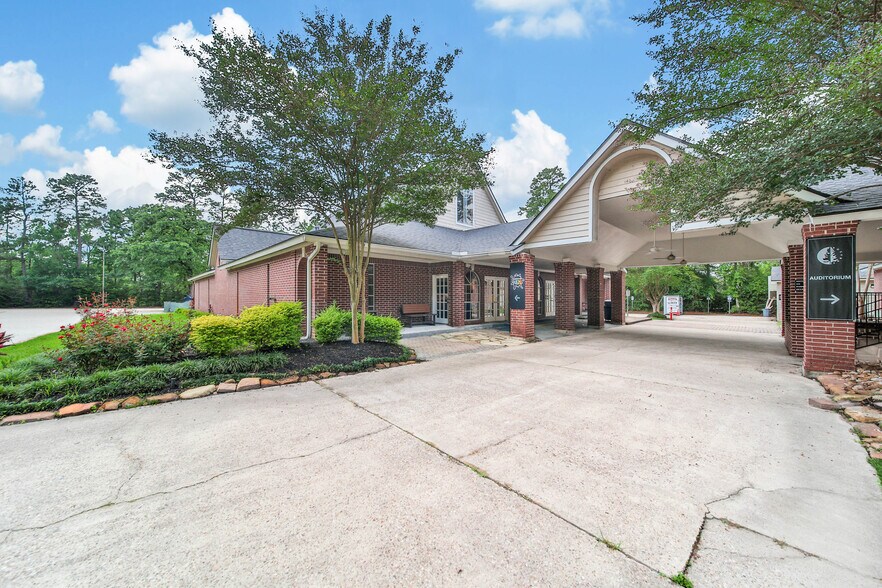 More Photos Of 6265 Shadowbend, The Woodlands Coworking Space