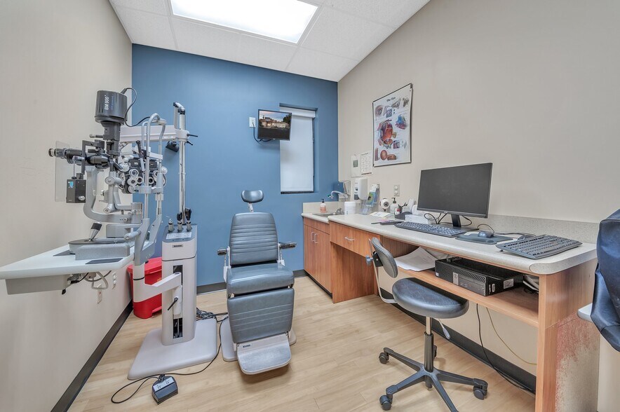 More Photos Of 2140 Ardmore Blvd, Pittsburgh Medical For Sale