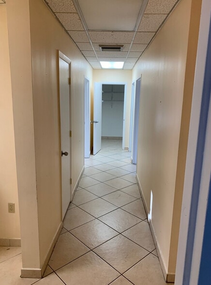 More Photos Of 5333 N Dixie Hwy, Oakland Park Medical For Lease