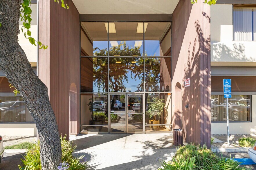More Photos Of 3160 Telegraph Rd, Ventura Office For Lease