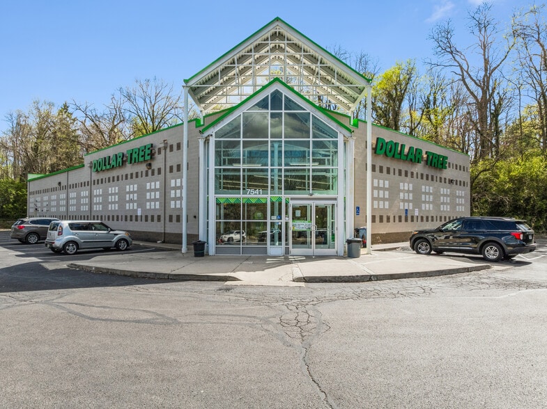 More Photos Of 7541 N Main St, Dayton Drugstore For Sale