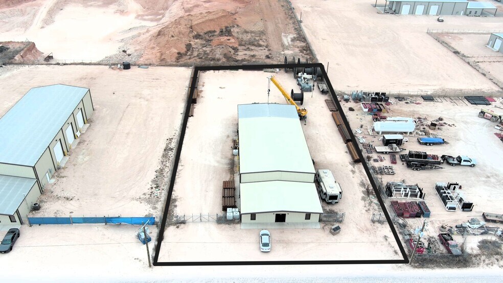 More Photos Of 1719 E County Road 153, Midland Warehouse For Lease