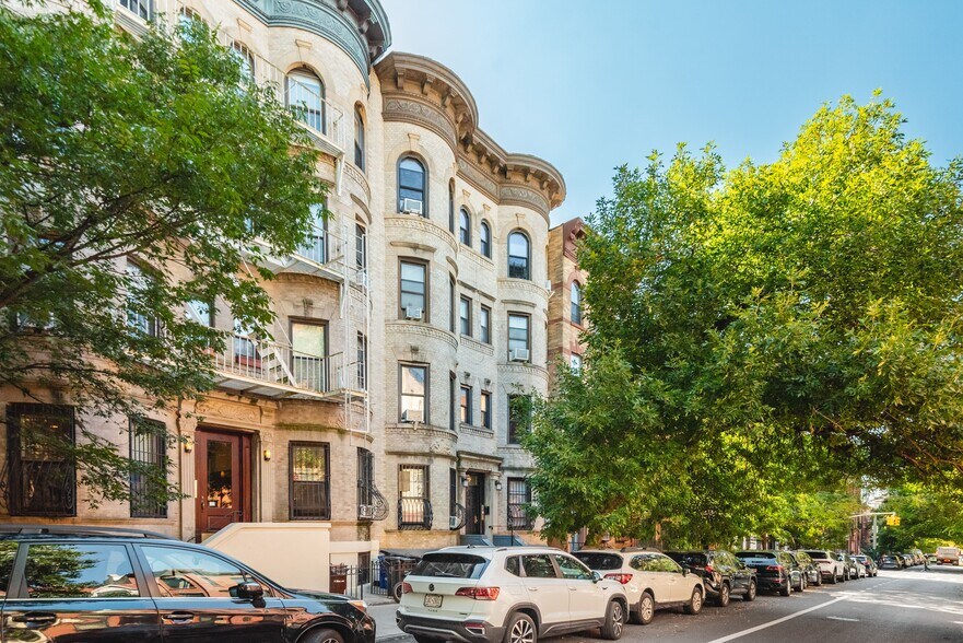More Photos Of 14 Lincoln Pl, Brooklyn Apartments For Sale