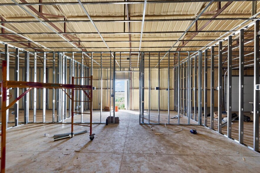 More Photos Of 20040 Grasslands Ln, Ordway Warehouse For Sale