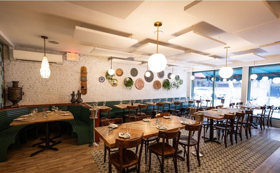 More Photos Of 464 6th Ave, New York Storefront Retail Residential For Lease