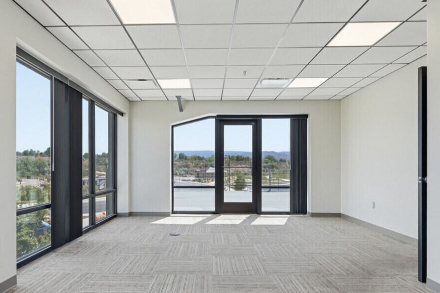 More Photos Of 1675 Las Colonias Dr, Grand Junction Showroom For Lease