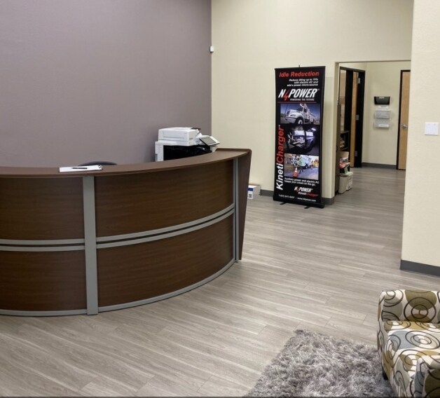 More Photos Of 8541 E Anderson Dr, Scottsdale Light Distribution For Lease