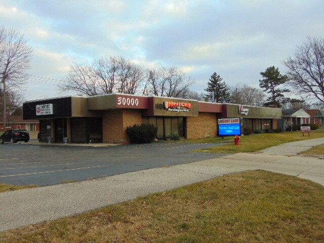 More Photos Of 30000 Orchard Lake Rd, Farmington Medical For Lease