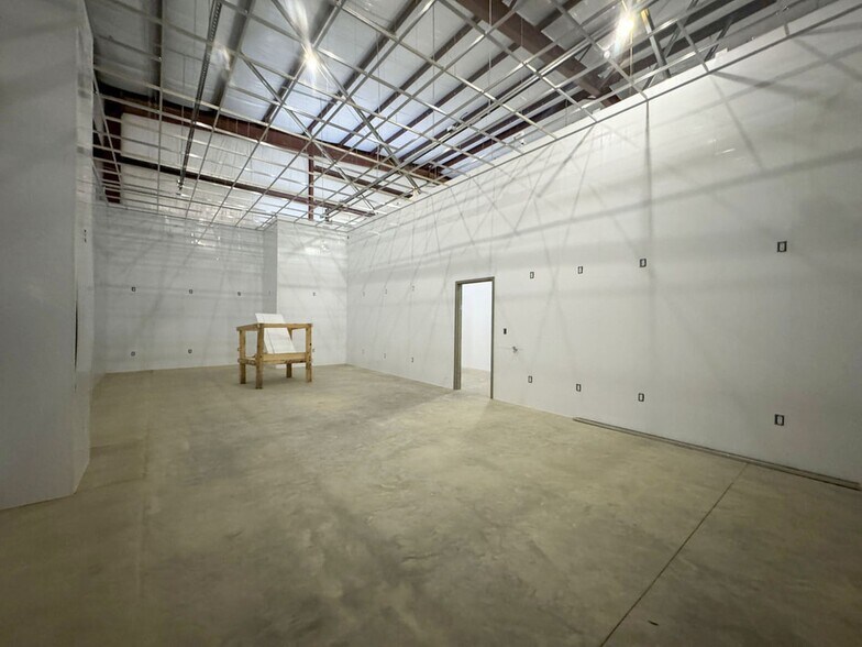 More Photos Of 369 Enterprise Dr, Batesville Industrial For Sale