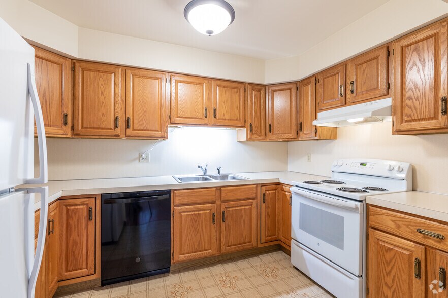 More Photos Of 1565 N Hickory Rd, Owosso Apartments For Sale
