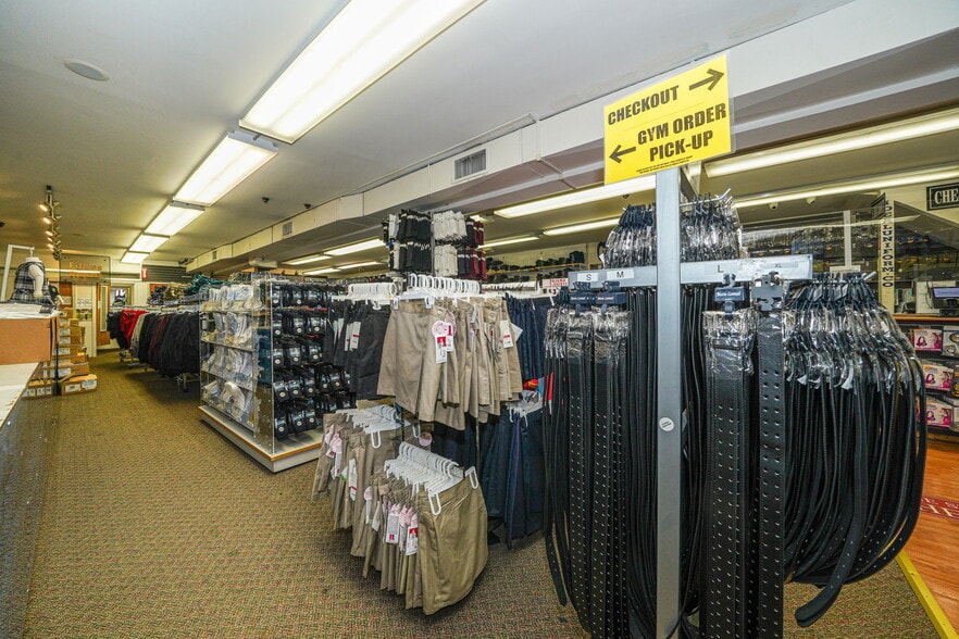 More Photos Of 175-183 Rockaway Ave, Valley Stream Storefront Retail Office For Lease