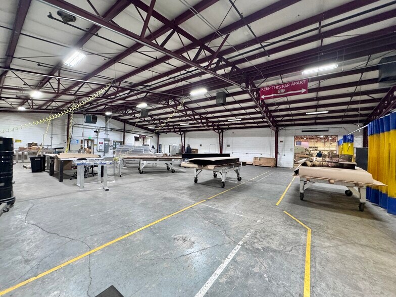 More Photos Of 4300-4356 Caterpillar Rd, Redding Manufacturing For Sale