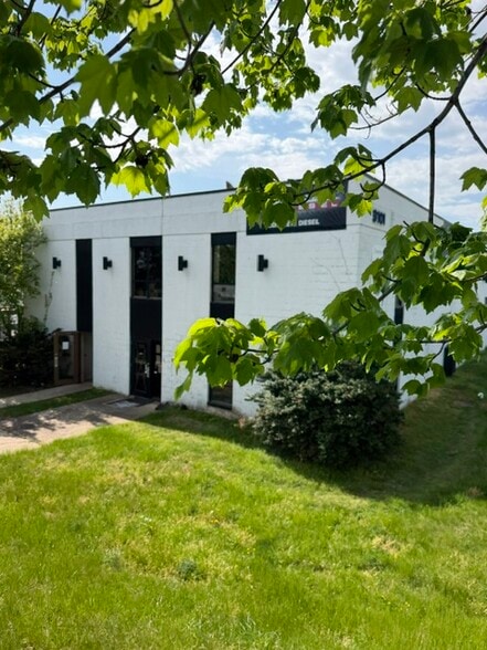 More Photos Of 9101 Industry Dr, Manassas Park Warehouse For Sale