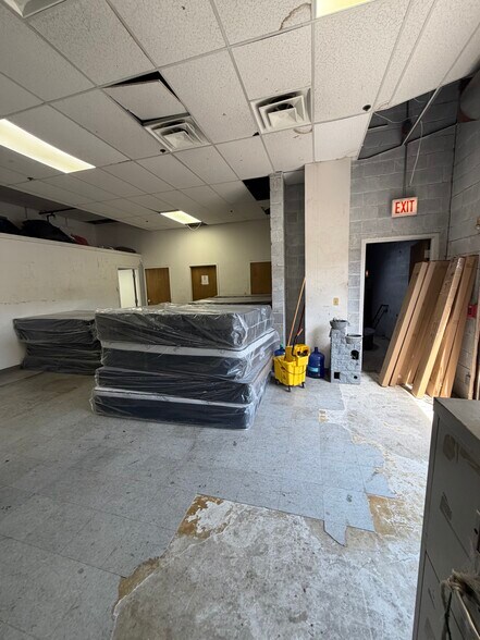 More Photos Of 9133 S Commercial Ave, Chicago Storefront For Sale