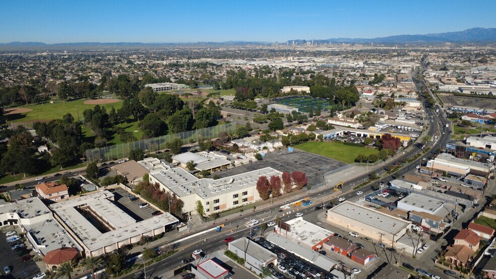 More Photos Of 9802-9804 Atlantic Ave, South Gate Restaurant For Lease